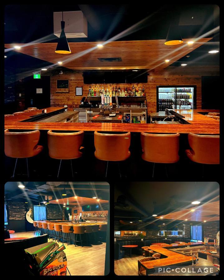 Ramada By Wyndham Estevan Exteriér fotografie