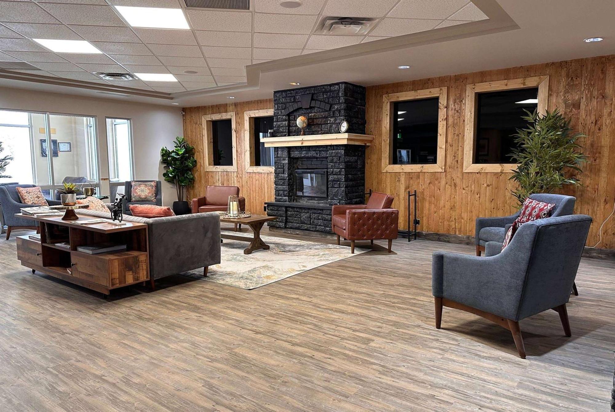 Ramada By Wyndham Estevan Exteriér fotografie