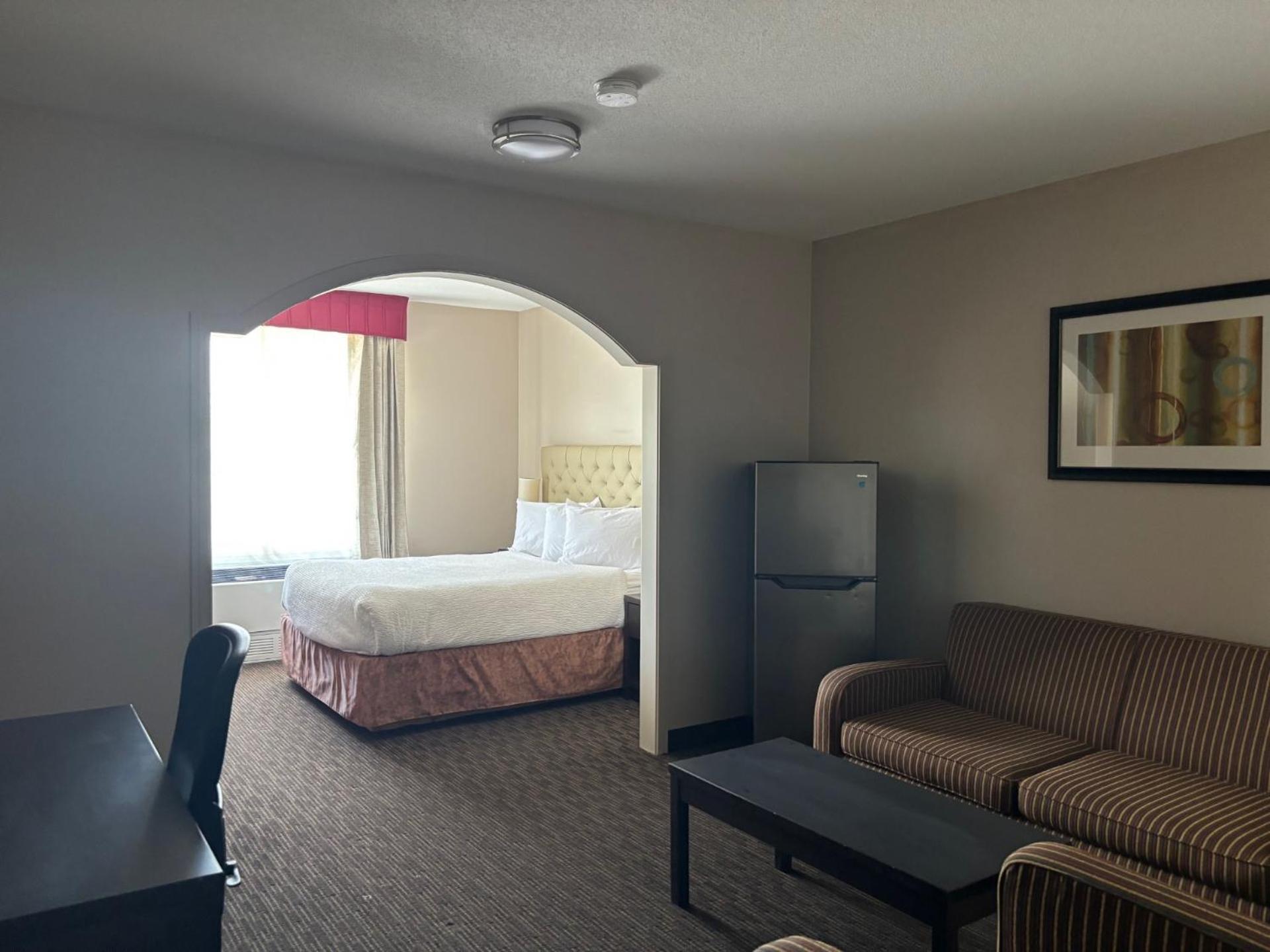 Ramada By Wyndham Estevan Exteriér fotografie