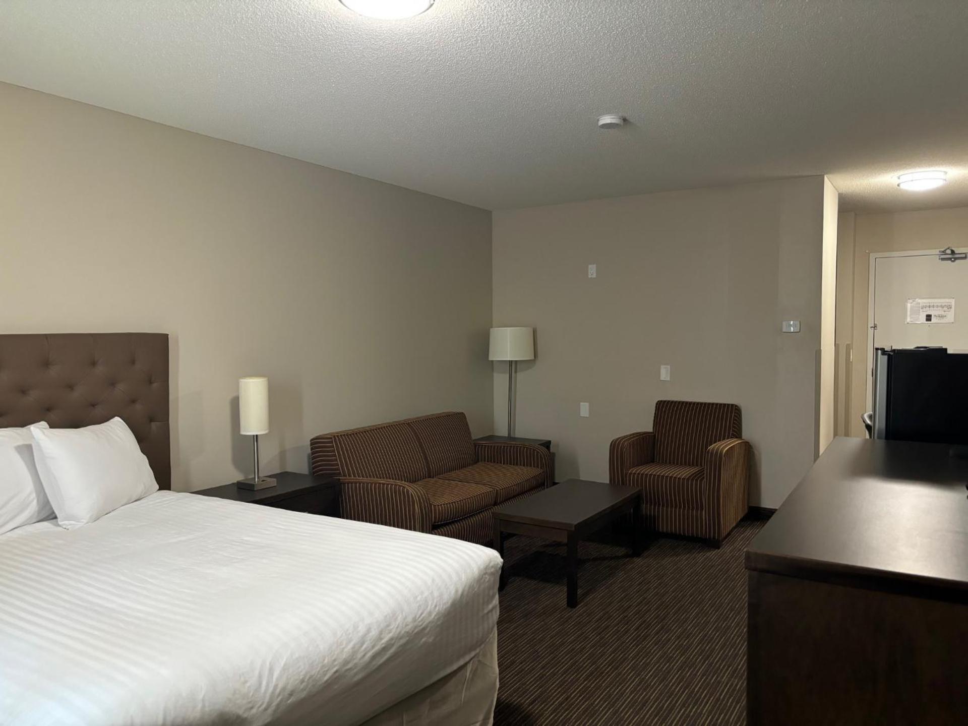 Ramada By Wyndham Estevan Exteriér fotografie