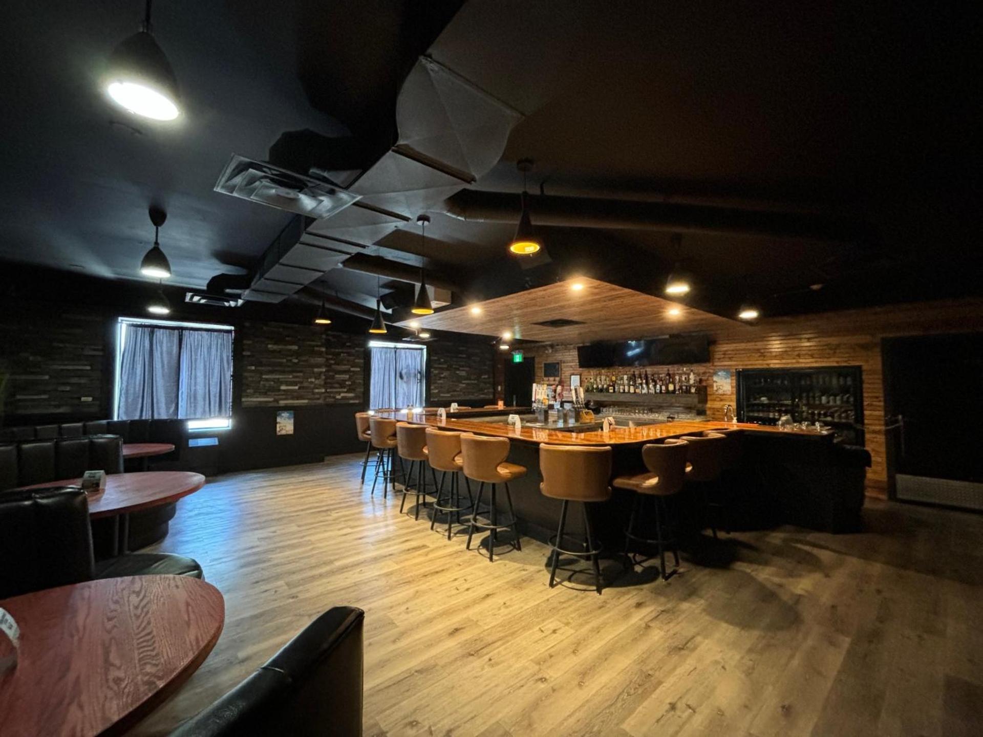 Ramada By Wyndham Estevan Exteriér fotografie