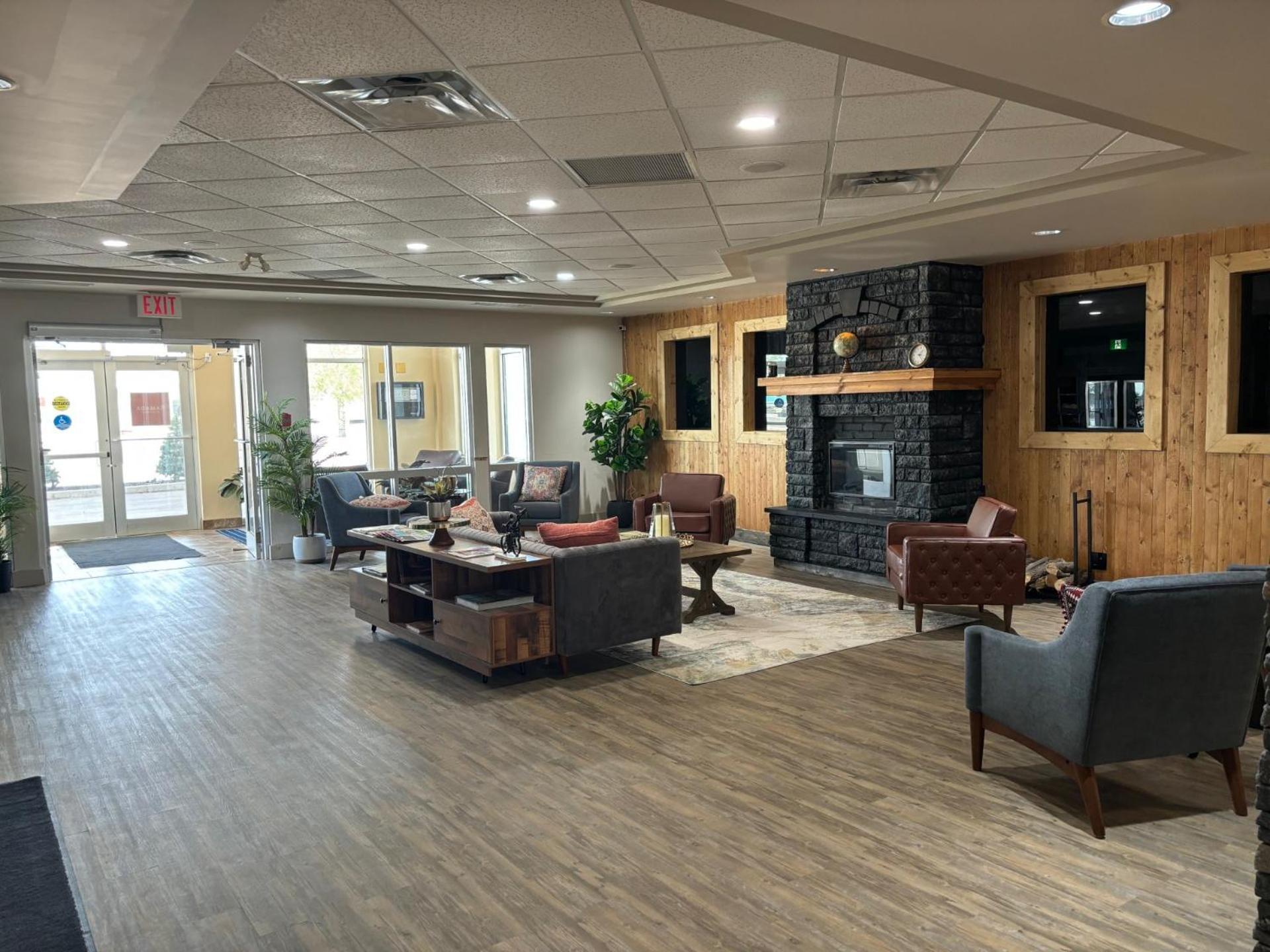 Ramada By Wyndham Estevan Exteriér fotografie
