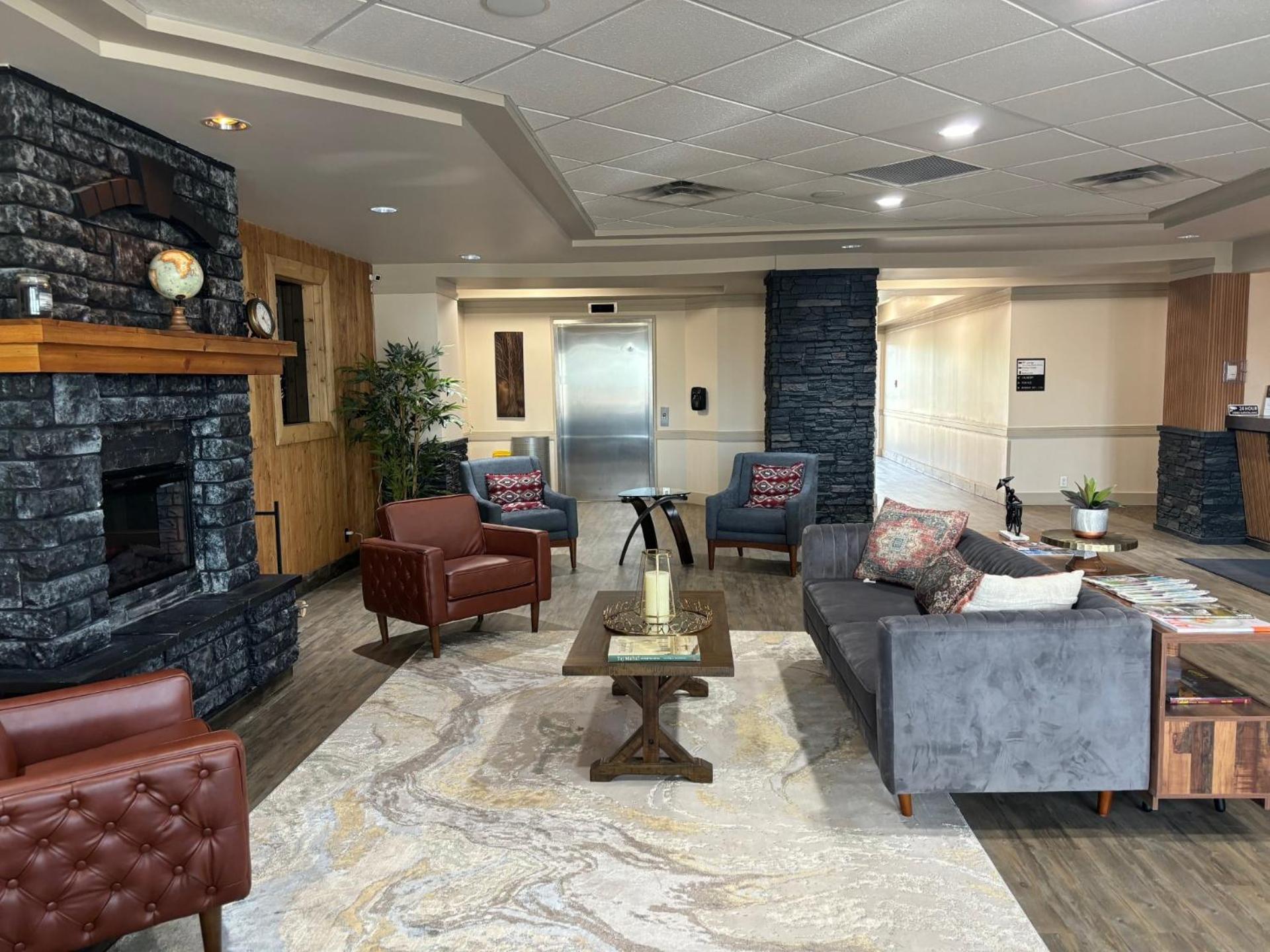 Ramada By Wyndham Estevan Exteriér fotografie