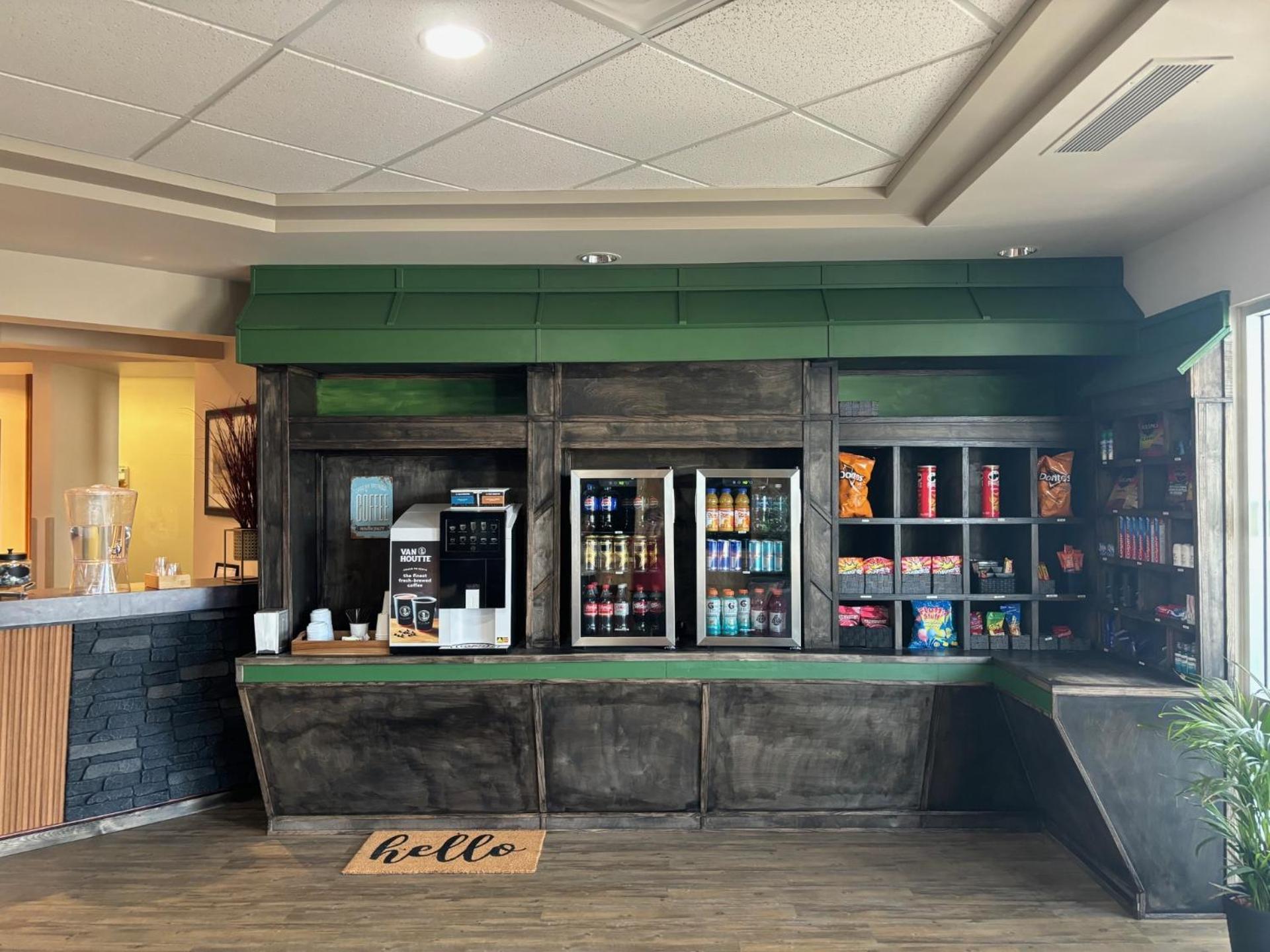 Ramada By Wyndham Estevan Exteriér fotografie